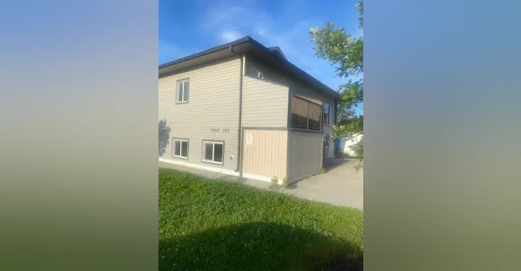 9502 102 Avenue, Grande Prairie, AB, T8V 0Z6 - 2