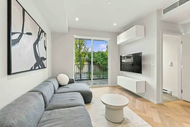 795 West 49th Avenue, Vancouver, BC, V5Z 0A1 - 2