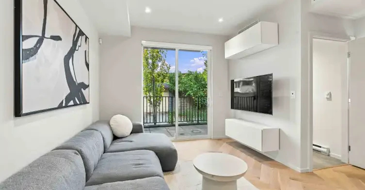 795 West 49th Avenue, Vancouver, BC, V5Z 0A1 - 2