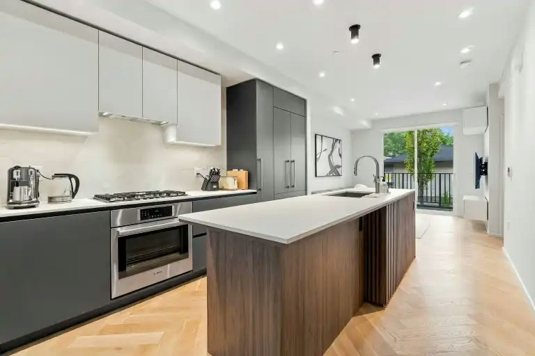 795 West 49th Avenue, Vancouver, BC, V5Z 0A1 - 4