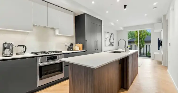 795 West 49th Avenue, Vancouver, BC, V5Z 0A1 - 4