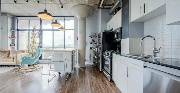 369 Sorauren Avenue, Toronto, ON, M6R 3C1