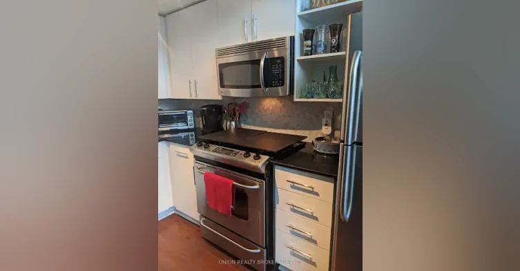 369 Sorauren Avenue, Toronto, ON, M6R 3C1