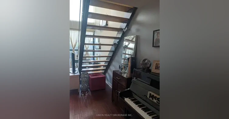 369 Sorauren Avenue, Toronto, ON, M6R 3C1 - 3