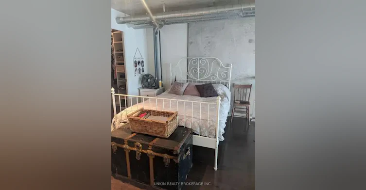 369 Sorauren Avenue, Toronto, ON, M6R 3C1 - 4