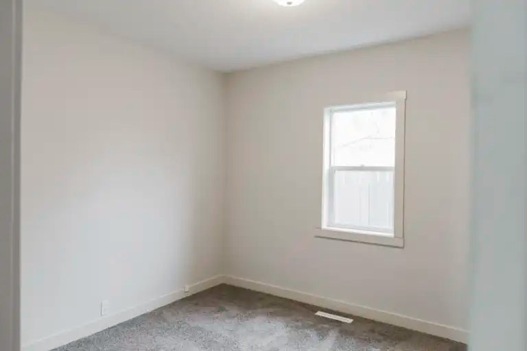 10423 102 Avenue, Grande Prairie, AB, T8V 1A3 - 12