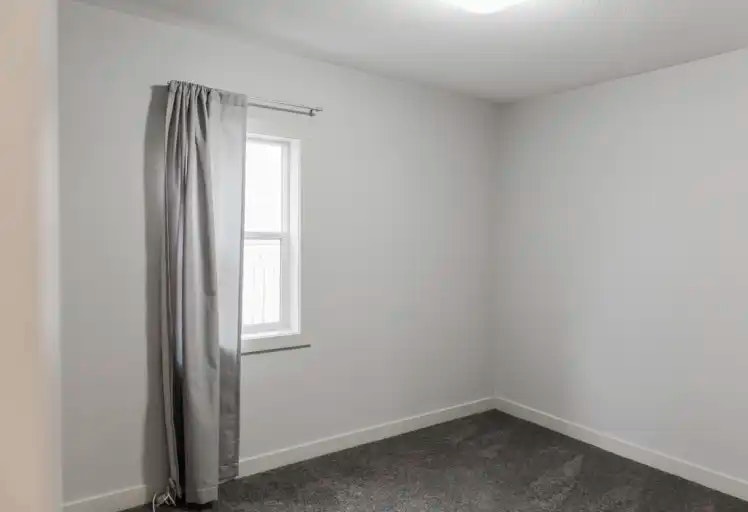 10423 102 Avenue, Grande Prairie, AB, T8V 1A3 - 13