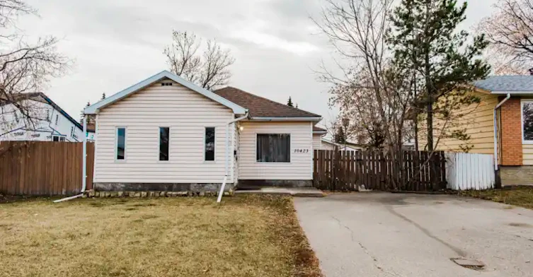 10423 102 Avenue, Grande Prairie, AB, T8V 1A3