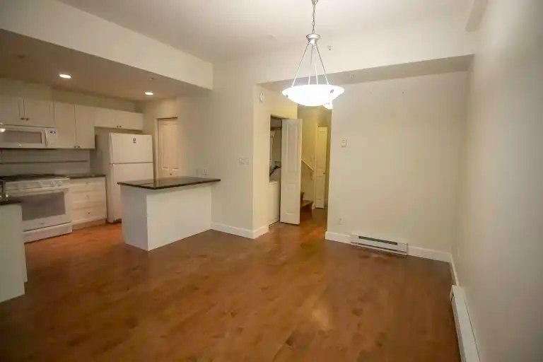 1427 West 6th Avenue, Vancouver, BC, V6H 4E9 - 3