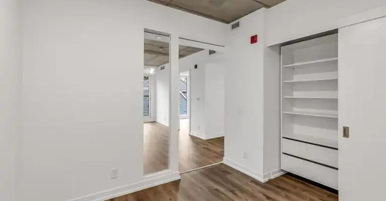 115 Larchmount Avenue, Toronto, ON, M4M 2Y6 - 9
