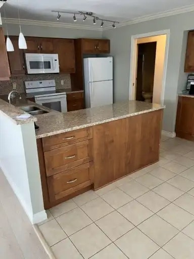 1655 Augusta Avenue, Burnaby, BC, V5A 4S8 - 3