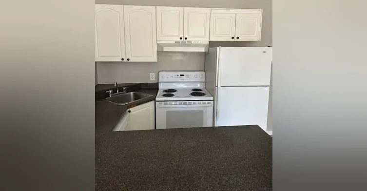 11025 Jasper Avenue, Edmonton, AB, T5K 0K7 - 7