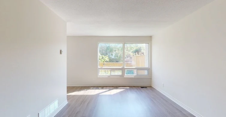 2169 Elmira Drive, Ottawa, ON, K2C 1H3 - 4