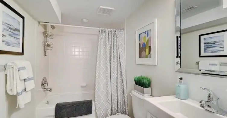 41 Hastings Avenue, Toronto, ON, M4L 2L1 - 13