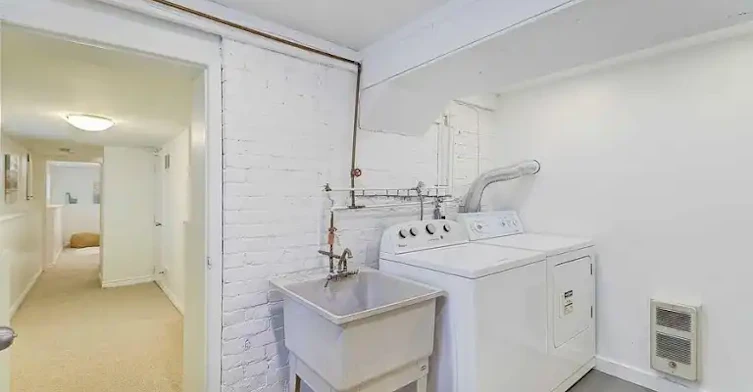 41 Hastings Avenue, Toronto, ON, M4L 2L1 - 3
