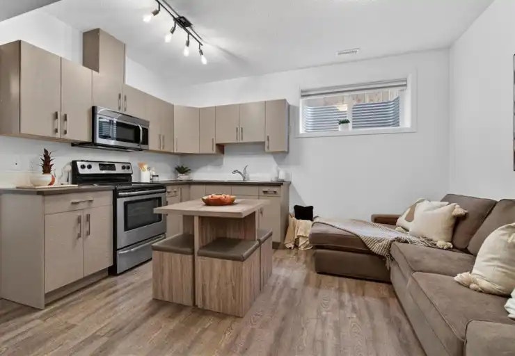 11904 45 Street Northwest, Edmonton, AB, T5W 2T6 - 3