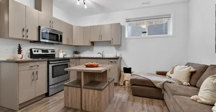 11904 45 Street Northwest, Edmonton, AB, T5W 2T6 - 3