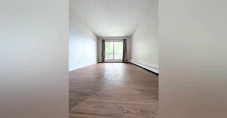 5812 57 Avenue, Red Deer, AB, T4N 4S4 - 5