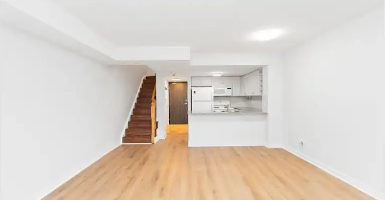 210 Victoria Street, Toronto, ON, M5B 2R3