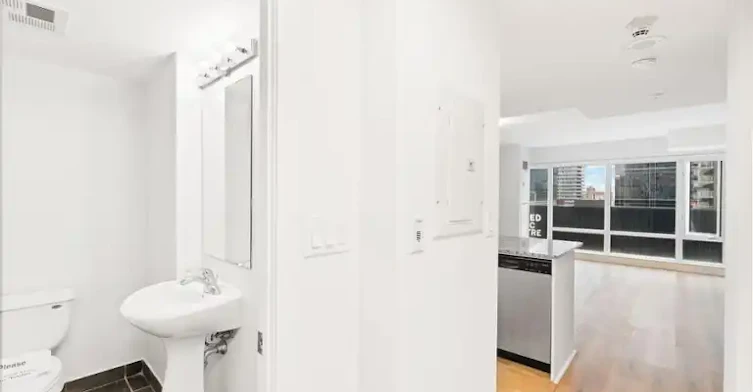 210 Victoria Street, Toronto, ON, M5B 2R3 - 2
