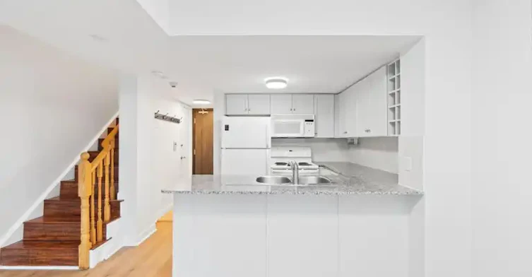 210 Victoria Street, Toronto, ON, M5B 2R3 - 9