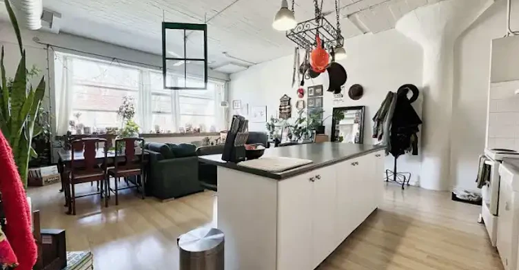 365 Dundas Street East, Toronto, ON, M5A 4R9 - 5