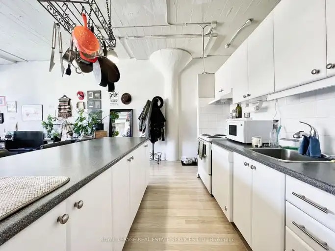 365 Dundas Street East, Toronto, ON, M5A 4R9 - 3
