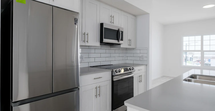 3405 119a Street Southwest, Edmonton, AB, T6W 4V3 - 2