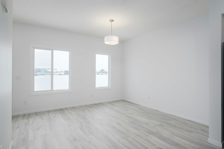 3405 119a Street Southwest, Edmonton, AB, T6W 4V3 - 5