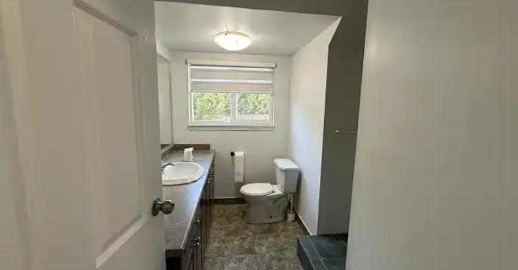 9000 128 Street, Surrey, BC, V3V 5M7 - 8
