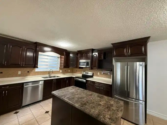 9000 128 Street, Surrey, BC, V3V 5M7 - 2