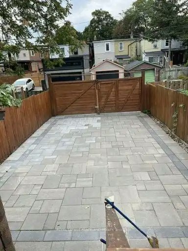 606 Coxwell Avenue, Toronto, ON, M4C 3B6