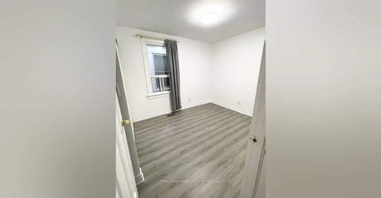 606 Coxwell Avenue, Toronto, ON, M4C 3B6 - 4