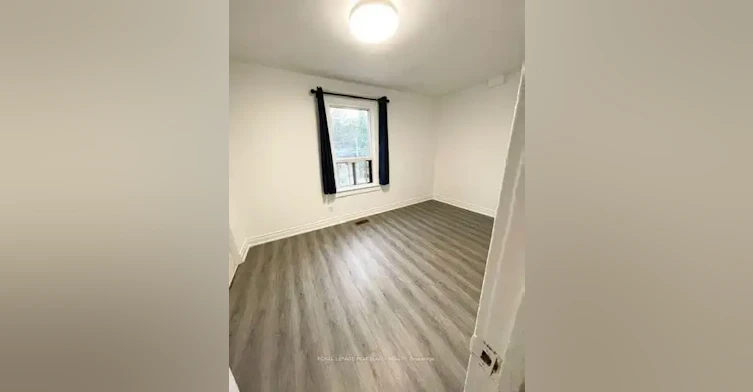 606 Coxwell Avenue, Toronto, ON, M4C 3B6 - 7