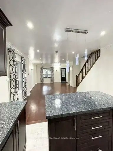 606 Coxwell Avenue, Toronto, ON, M4C 3B6 - 5