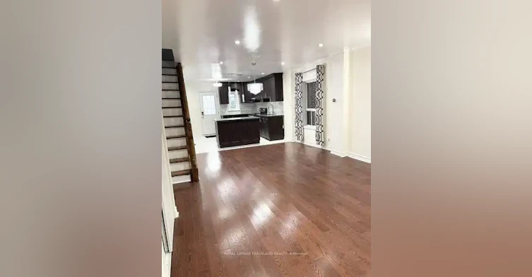 606 Coxwell Avenue, Toronto, ON, M4C 3B6 - 2