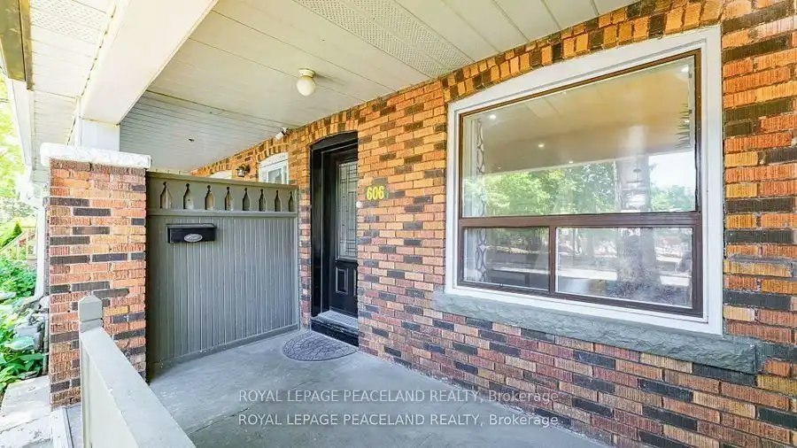 606 Coxwell Avenue, Toronto, ON, M4C 3B6 - 9
