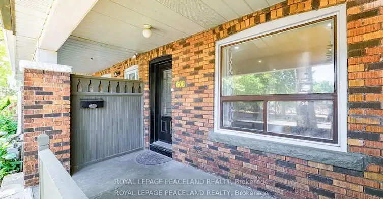606 Coxwell Avenue, Toronto, ON, M4C 3B6 - 9