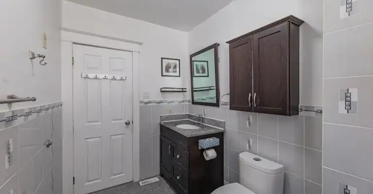 606 Coxwell Avenue, Toronto, ON, M4C 3B6 - 10