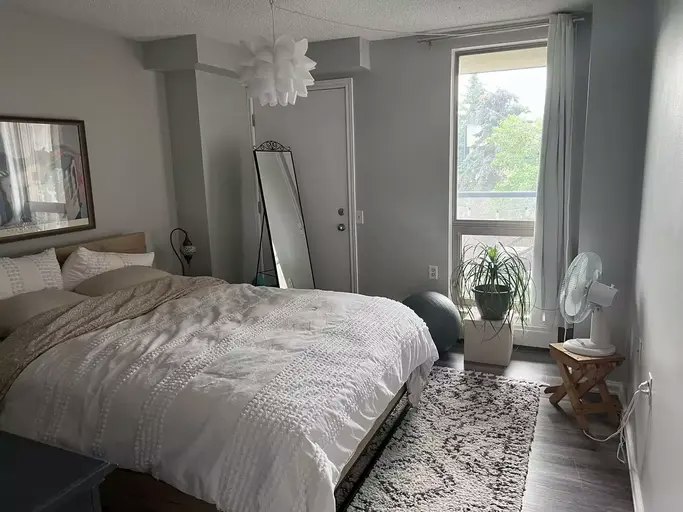 10149 Saskatchewan Drive Northwest, Edmonton, AB, T6E 6B6 - 8