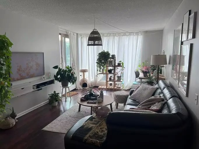 10149 Saskatchewan Drive Northwest, Edmonton, AB, T6E 6B6 - 4