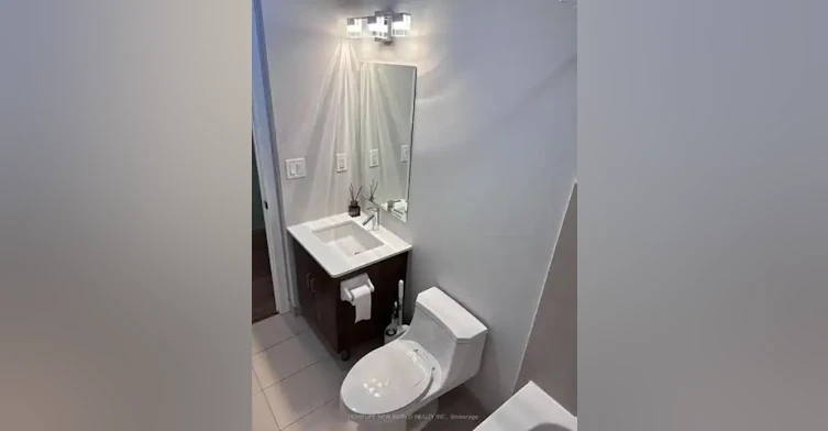 426 University Avenue, Toronto, ON, M5G 1S9