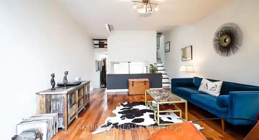 12 Ashby Place, Toronto, ON, M5A 3E3 - 8