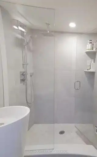 12 Ashby Place, Toronto, ON, M5A 3E3 - 10