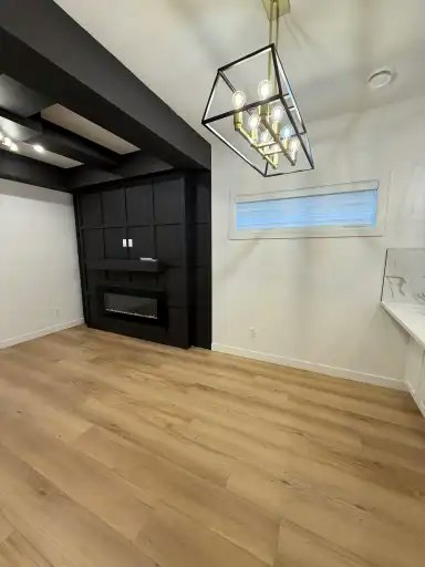 9638 109a Avenue Northwest, Edmonton, AB, T5H 1G5 - 2