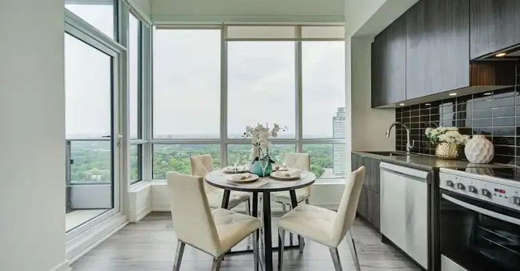 395 Bloor Street East, Toronto, ON, M4W 0B4 - 2