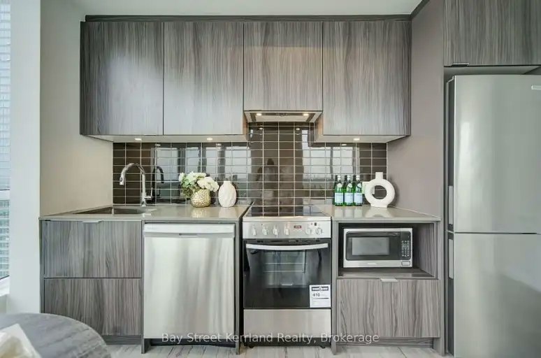 395 Bloor Street East, Toronto, ON, M4W 0B4 - 3
