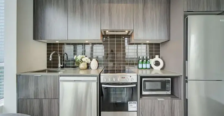395 Bloor Street East, Toronto, ON, M4W 0B4 - 3