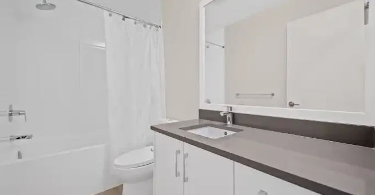 15351 101 Avenue, Surrey, BC, V3R 1J9 - 9
