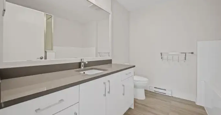 15351 101 Avenue, Surrey, BC, V3R 1J9 - 16